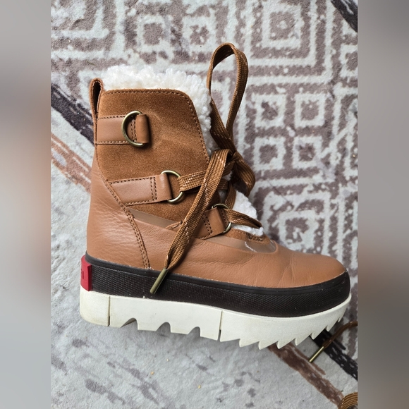 Sorel Brown and Cream Winter Boots - Picture 7 of 12